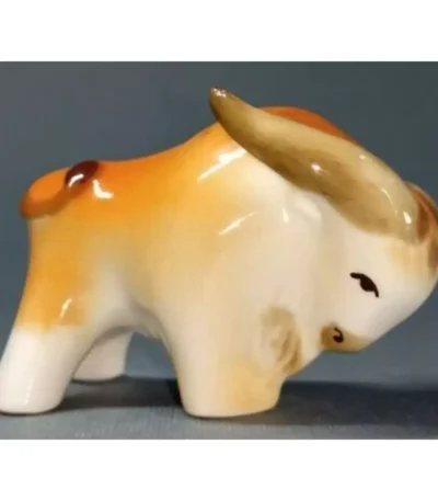 Hand-Painted Porcelain Bull Figurine by LFZ - Exquisite Animalistic Sculpture