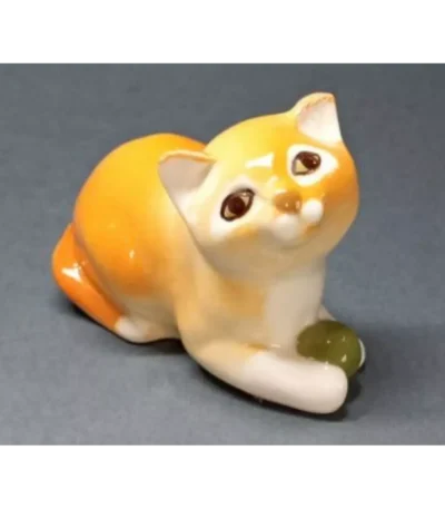 Cat Sculpture: Kitten and Ball